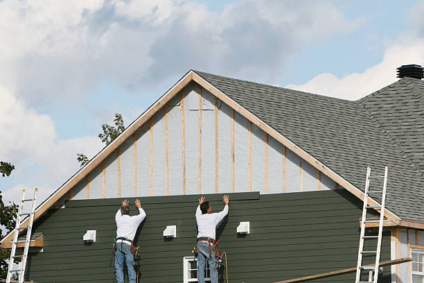 Professional Siding technician working in Pomeroy, PA
